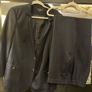 Ladies Navy Emily Pantsuit, Size 18W, Used and Fully Lined